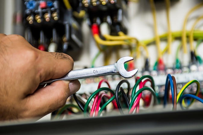 初心者歓迎！電気工事の世界に飛び込もう！